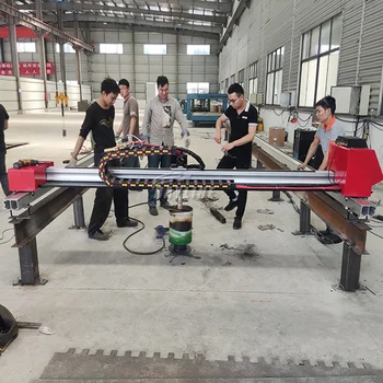 Kinijos Gamintojas 1500*3000mm RAYLINE LAZERIO CNC Nešiojamų Liepsna Pjovimo Mašinos su Pjovimo Liepsna Fakelas Nuotrauka